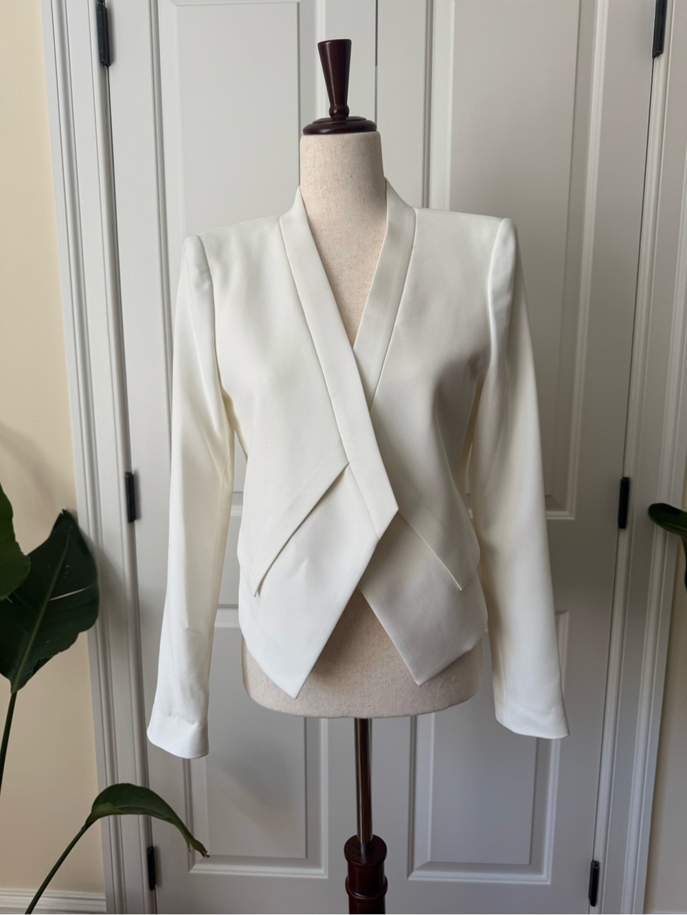 BCBGMAXAZRIA Women's White Draped Open-Front Blazer Jacket